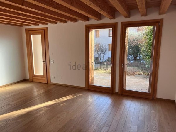 casa indipendente in vendita a Bassano del Grappa