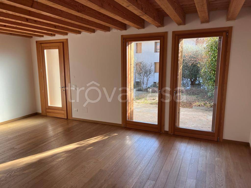 casa indipendente in vendita a Bassano del Grappa