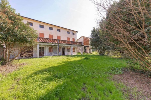 casa indipendente in vendita a Bassano del Grappa in zona Marchesane