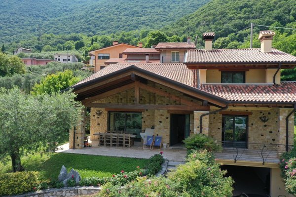casa indipendente in vendita a Bassano del Grappa