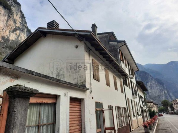 negozio in vendita a Bassano del Grappa