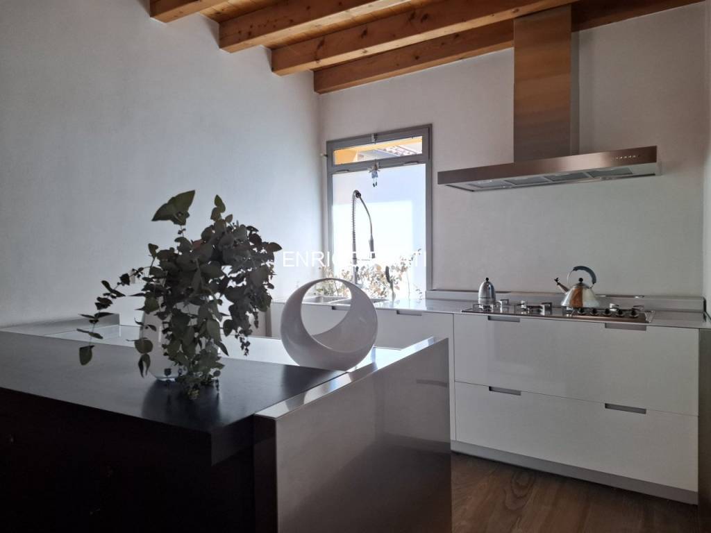 casa indipendente in vendita a Bassano del Grappa