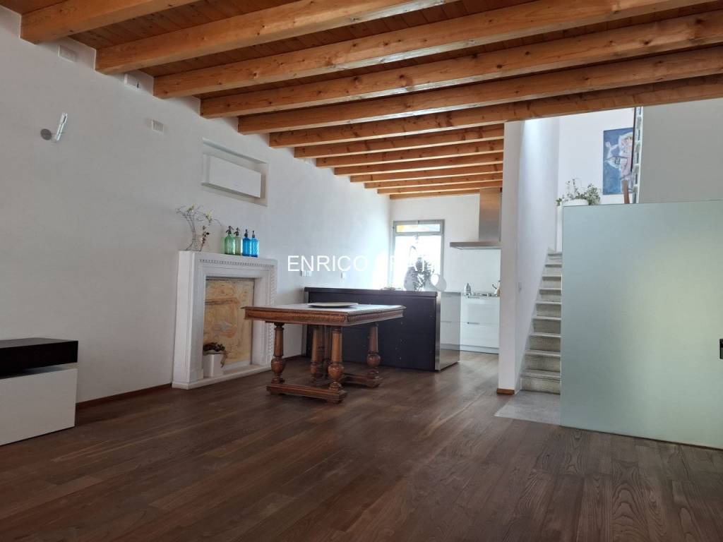 casa indipendente in vendita a Bassano del Grappa