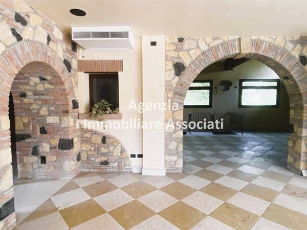 casa indipendente in vendita a Bassano del Grappa