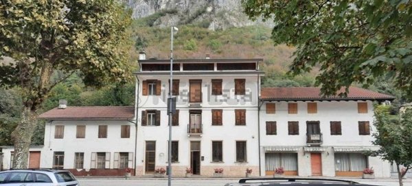 negozio in vendita a Bassano del Grappa