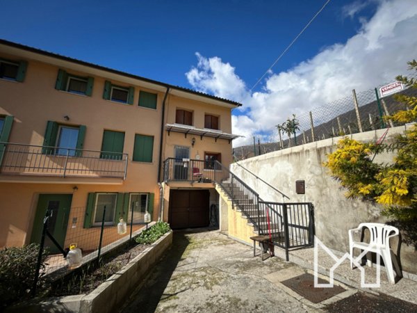 appartamento in vendita a Bassano del Grappa in zona Valrovina