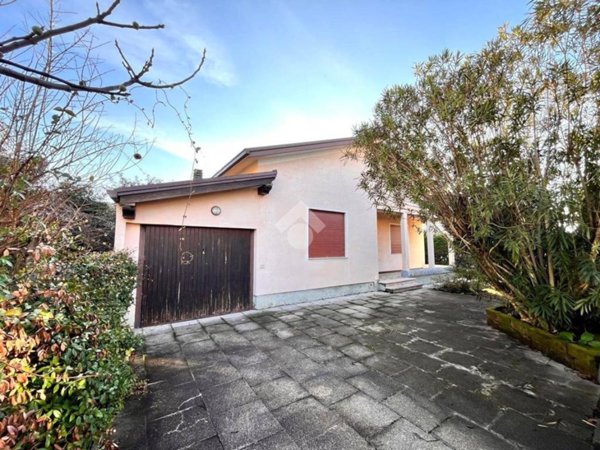 casa indipendente in vendita a Bassano del Grappa