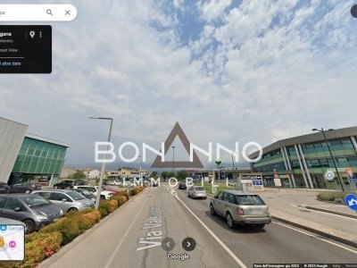 negozio in vendita a Bassano del Grappa
