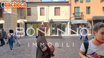 locale commerciale in vendita a Bassano del Grappa