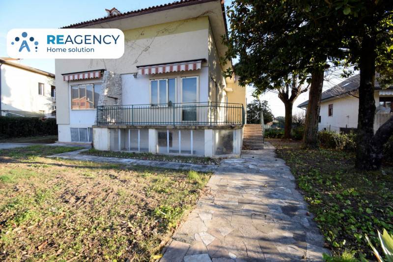 casa indipendente in vendita a Bassano del Grappa