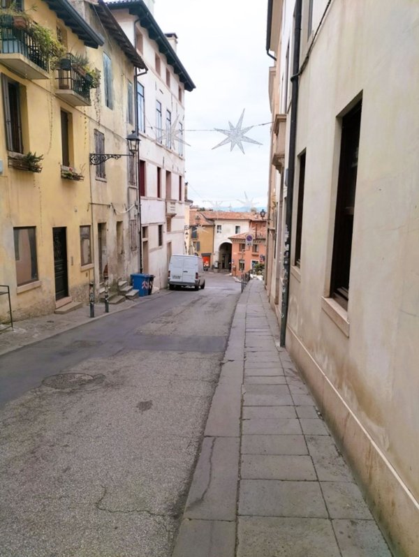 intera palazzina in vendita a Bassano del Grappa