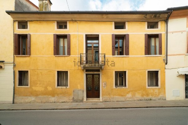 casa indipendente in vendita a Bassano del Grappa