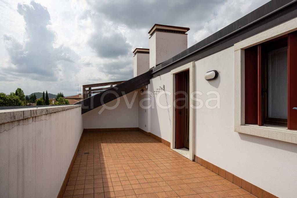 casa indipendente in vendita a Bassano del Grappa