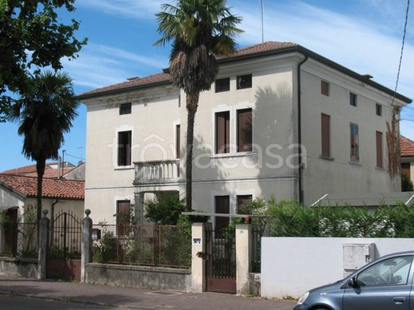 ufficio in vendita a Bassano del Grappa