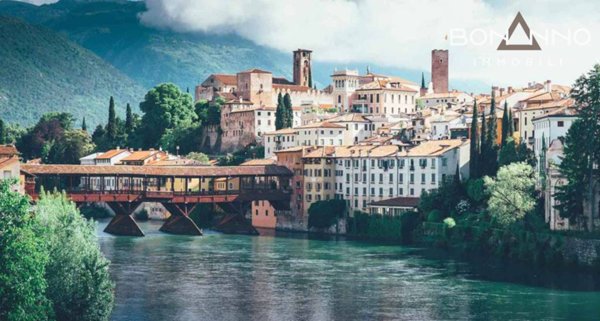 negozio in vendita a Bassano del Grappa