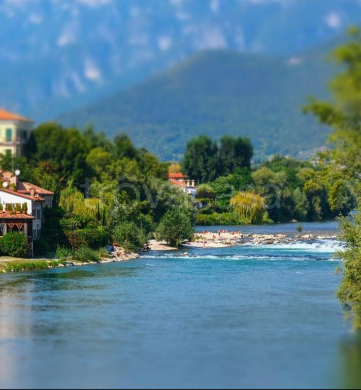 casa indipendente in vendita a Bassano del Grappa