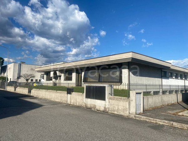 locale commerciale in vendita a Bassano del Grappa