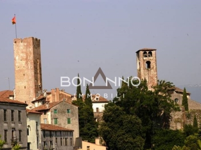 negozio in vendita a Bassano del Grappa