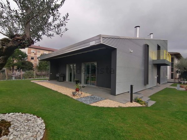 casa indipendente in vendita a Bassano del Grappa