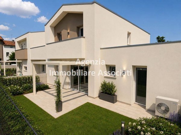 casa indipendente in vendita a Bassano del Grappa