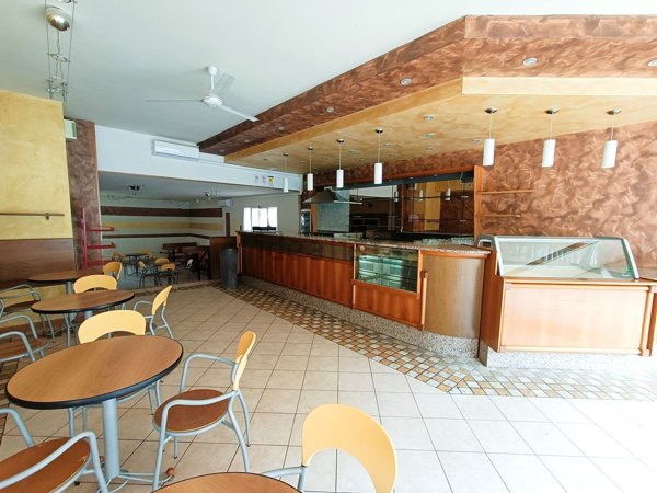 negozio in vendita a Bassano del Grappa