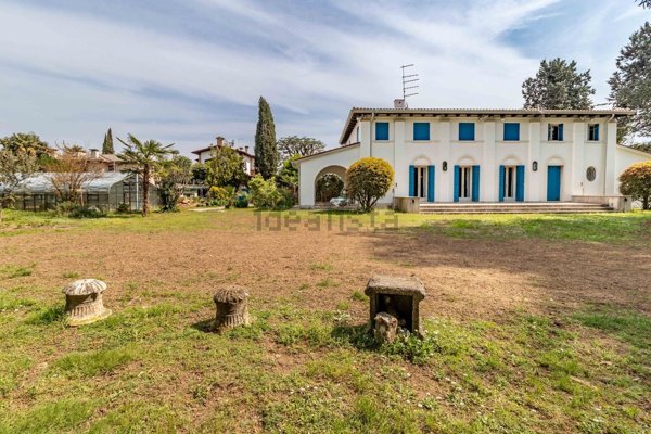 casa indipendente in vendita a Bassano del Grappa