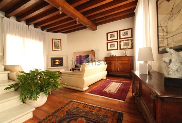 casa indipendente in vendita a Bassano del Grappa