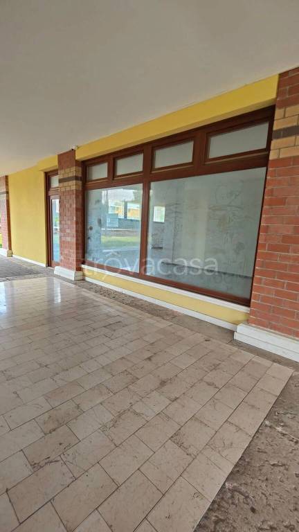 negozio in vendita a Bassano del Grappa