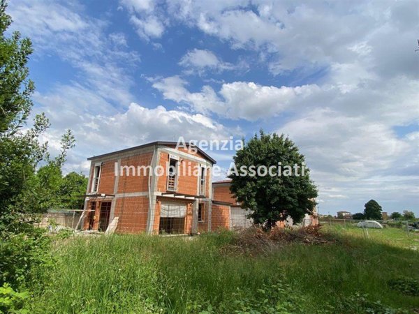 casa indipendente in vendita a Bassano del Grappa