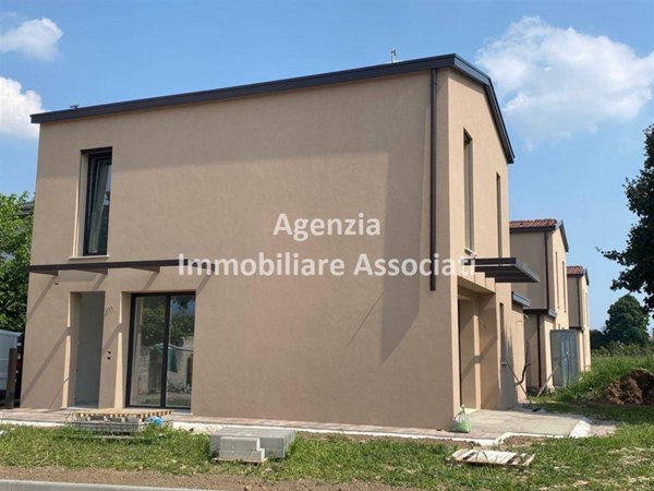 casa indipendente in vendita a Bassano del Grappa