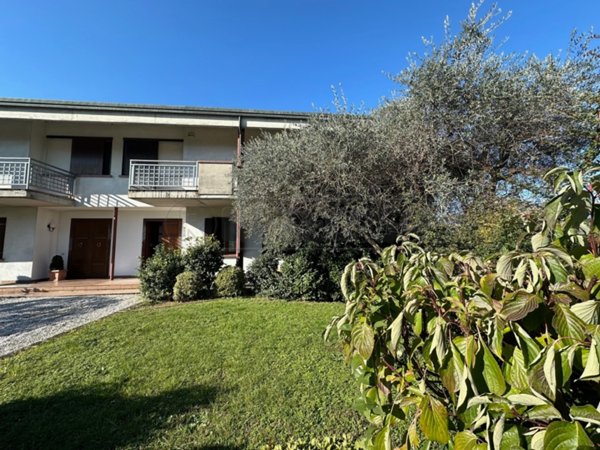 casa indipendente in vendita a Bassano del Grappa