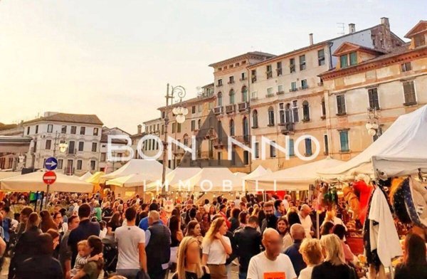 locale commerciale in vendita a Bassano del Grappa