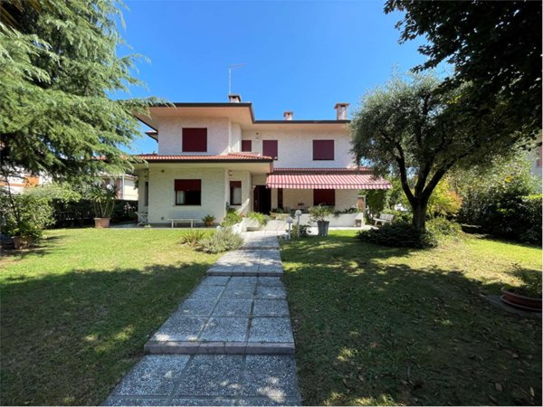 casa indipendente in vendita a Bassano del Grappa