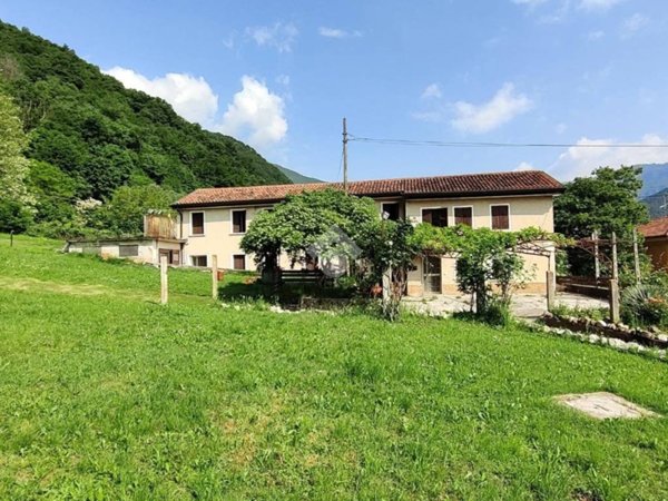 casa indipendente in vendita a Bassano del Grappa