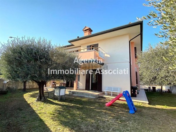 casa indipendente in vendita a Bassano del Grappa