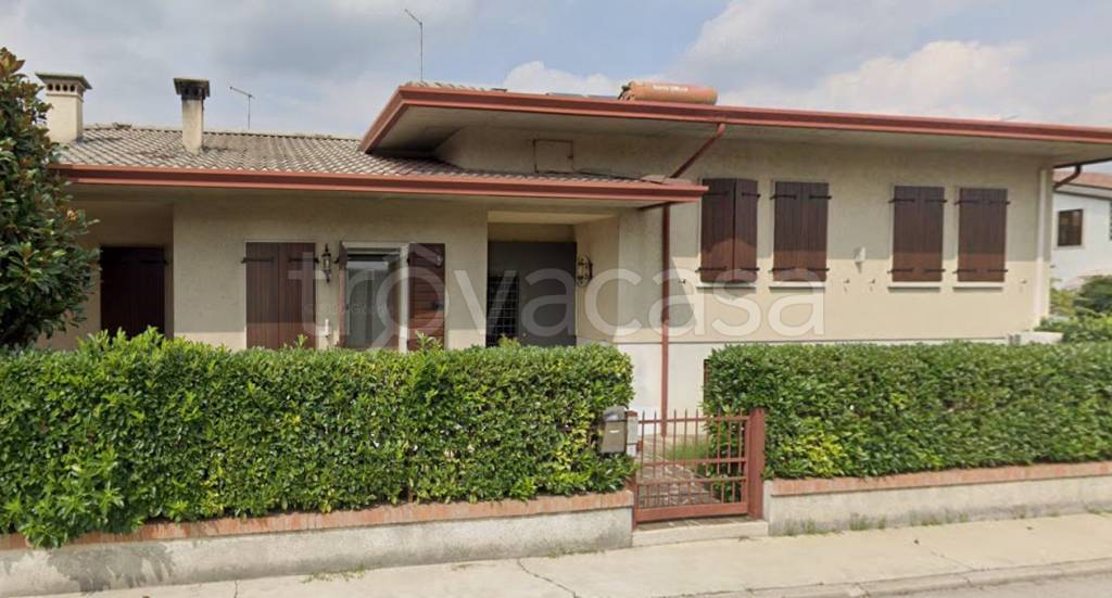 casa indipendente in vendita a Bassano del Grappa