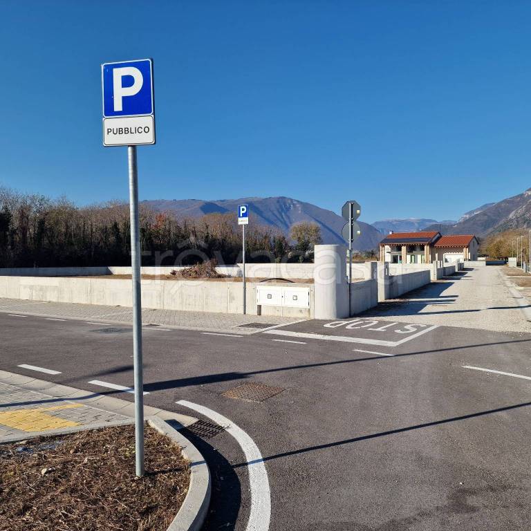 casa indipendente in vendita a Bassano del Grappa