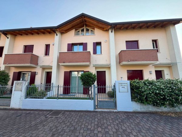 casa indipendente in vendita a Bassano del Grappa