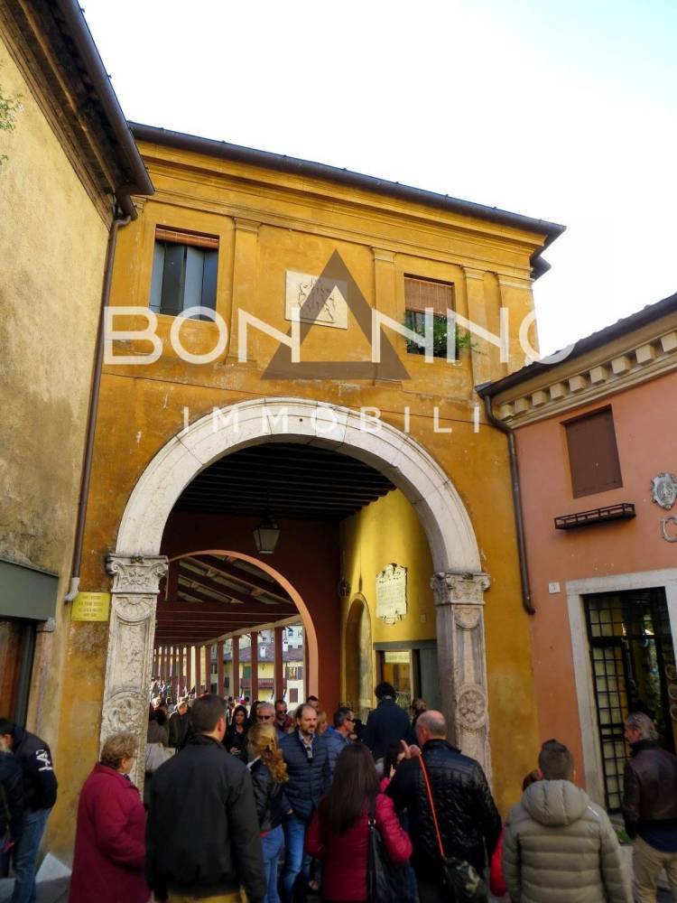 locale commerciale in vendita a Bassano del Grappa