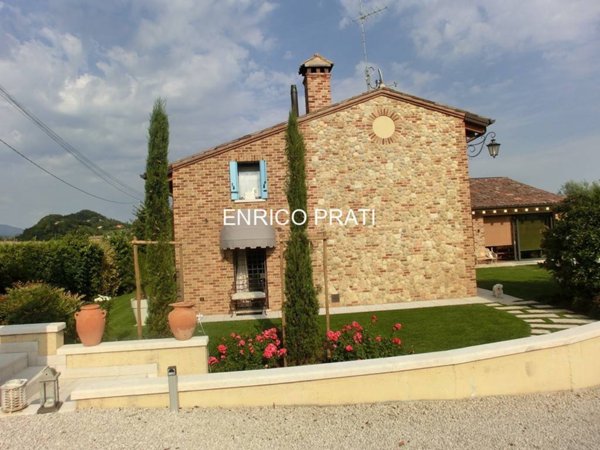 casa indipendente in vendita a Bassano del Grappa