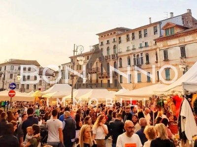 locale commerciale in vendita a Bassano del Grappa