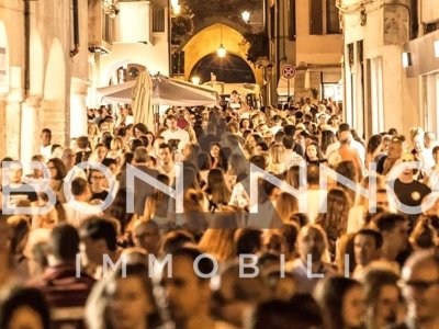 negozio in vendita a Bassano del Grappa