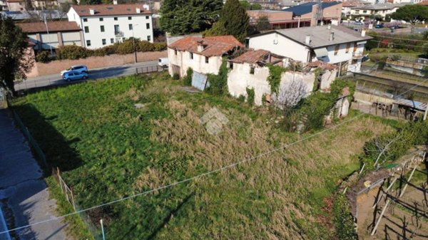 casa indipendente in vendita a Bassano del Grappa