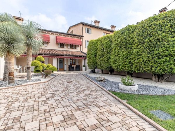 casa indipendente in vendita a Bassano del Grappa