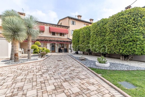 casa indipendente in vendita a Bassano del Grappa