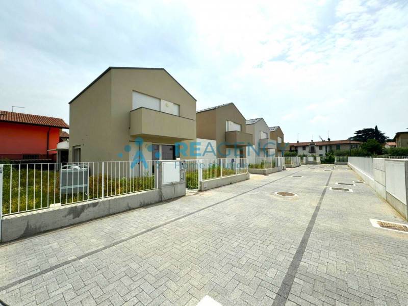 casa indipendente in vendita a Bassano del Grappa
