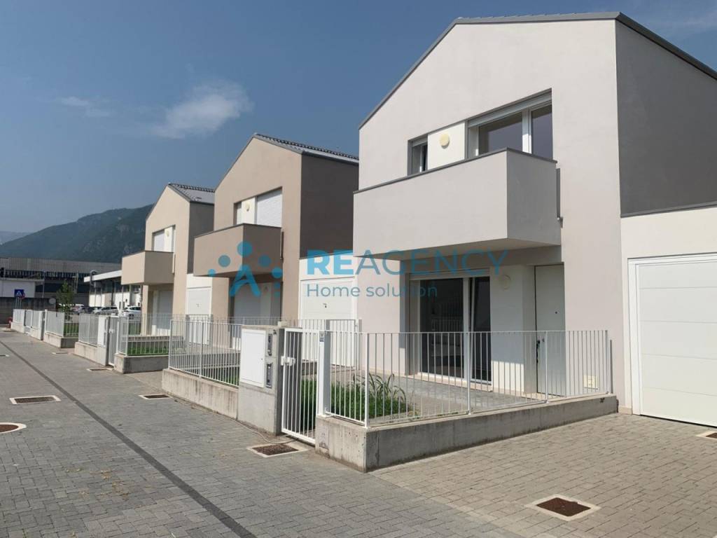 casa indipendente in vendita a Bassano del Grappa