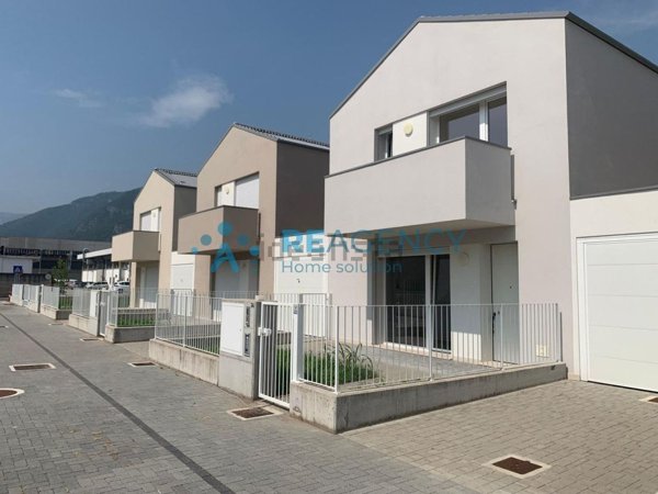 casa indipendente in vendita a Bassano del Grappa