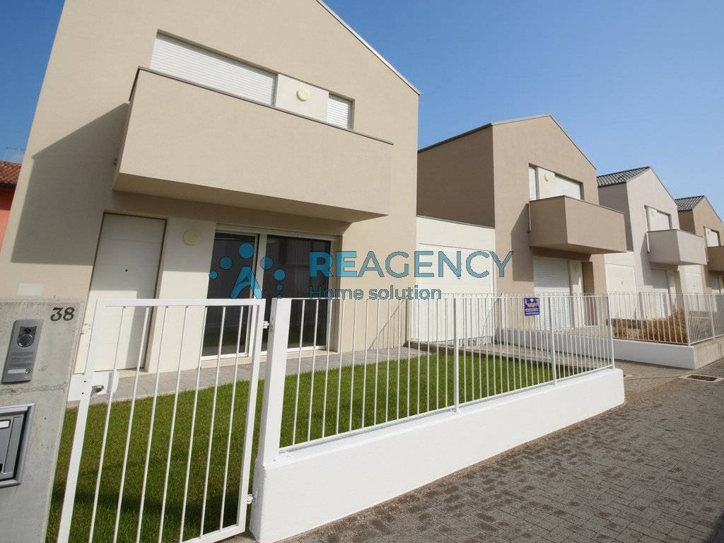 casa indipendente in vendita a Bassano del Grappa