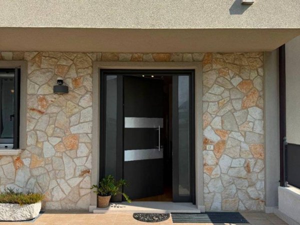 casa indipendente in vendita a Bassano del Grappa
